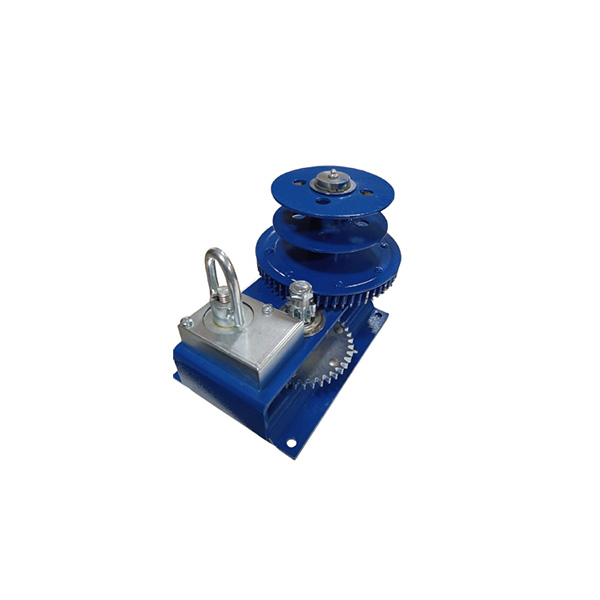 Ceiling Winch for Poultry Feeders and Waterers